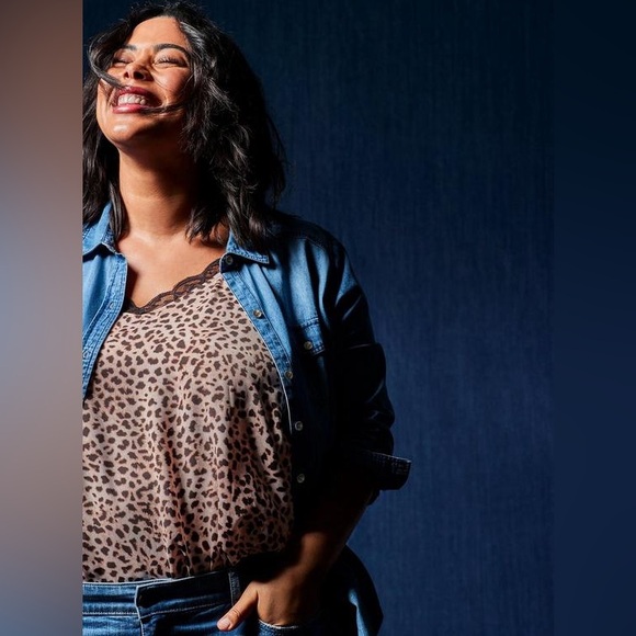 Torrid Denim button Up Shirt Blue Chambray 1x - Picture 10 of 10